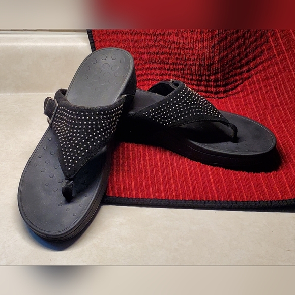 Vionic 11M Sandals Black - Picture 2 of 5